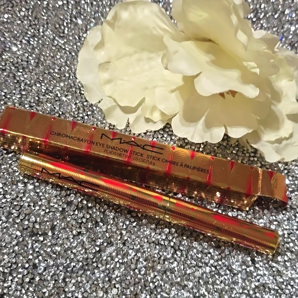 ❇️BUBBLEGLAM Mac DISCONTINUED ChromaCrayon Eye Shadow Stick NWT - Picture 6 of 8